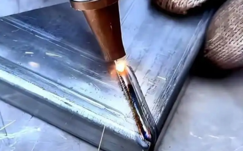 激光焊接熔深不稳定的原因及解决方法