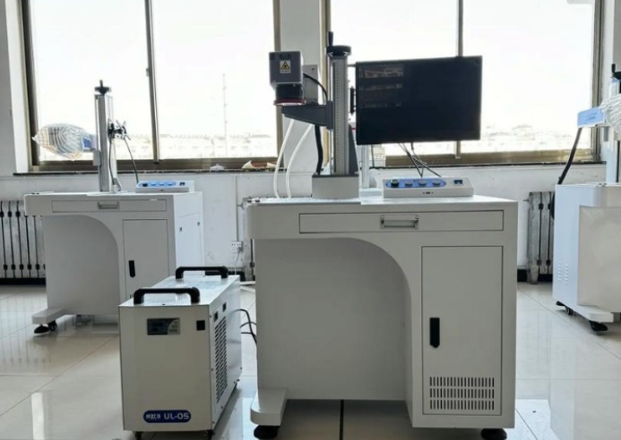 紫外激光打标机在玻璃上的应用：原理优势与实例