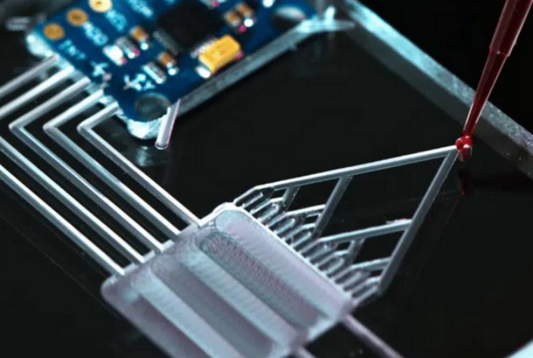 塑料激光焊接机含安装调试报价（激光焊机一台多少钱）