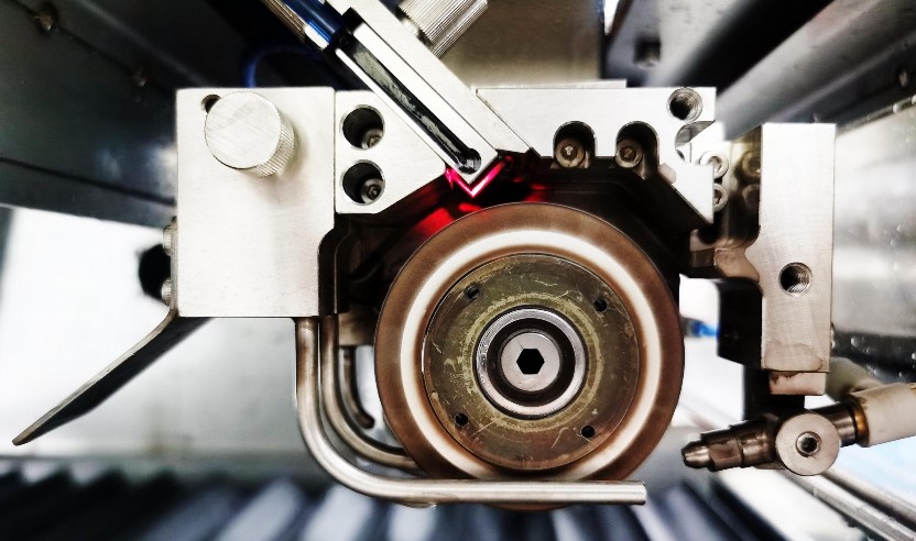 精密划片机在不同应用场景下的品牌表现