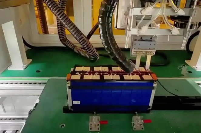 光纤激光焊接机与CCD视觉联动调试案例