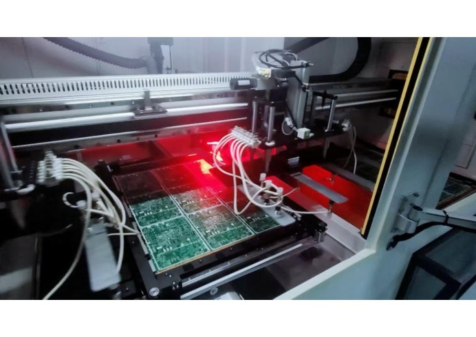 UV激光、CO2激光与光纤激光的适用材料区别